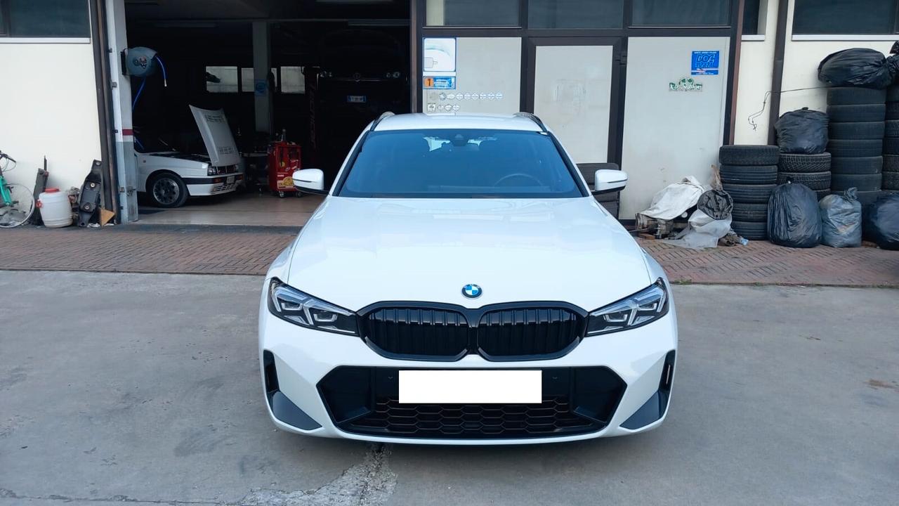 BMW 320d Touring Pacchetto M-Sport SHZ NAVI LED