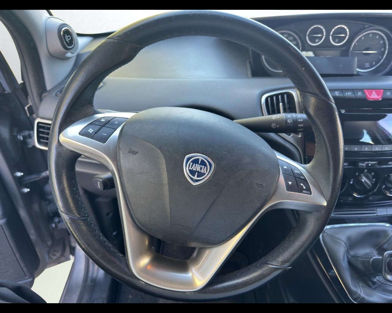 LANCIA Ypsilon 3ª serie - Ypsilon 1.2 69 CV 5 porte S&S Gold