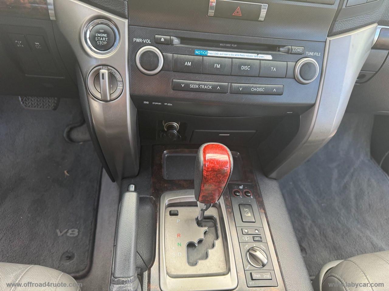 TOYOTA Land Cruiser V8 4.5 D4-D 7 posti