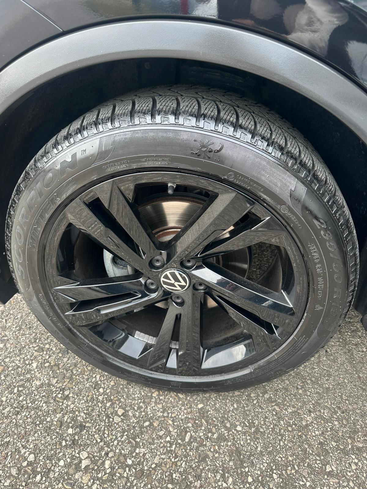 Volkswagen Tiguan 2.0 TDI 150 CV SCR DSG R-Line black pack