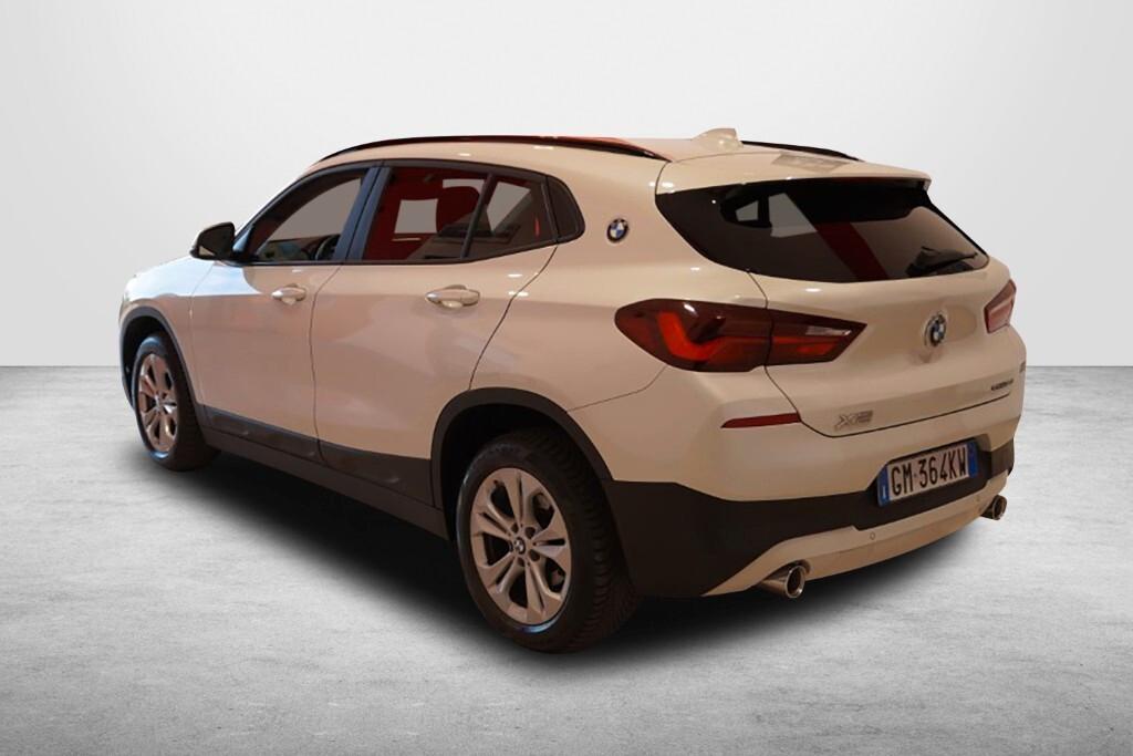 BMW X2 18D 150CV STEPTRONIC X-DRIVE BUSINESS X ( FARI LED - CRUISE - NAVI - CARPLAY - PARK ASSISTANT - CERCHI 17 )