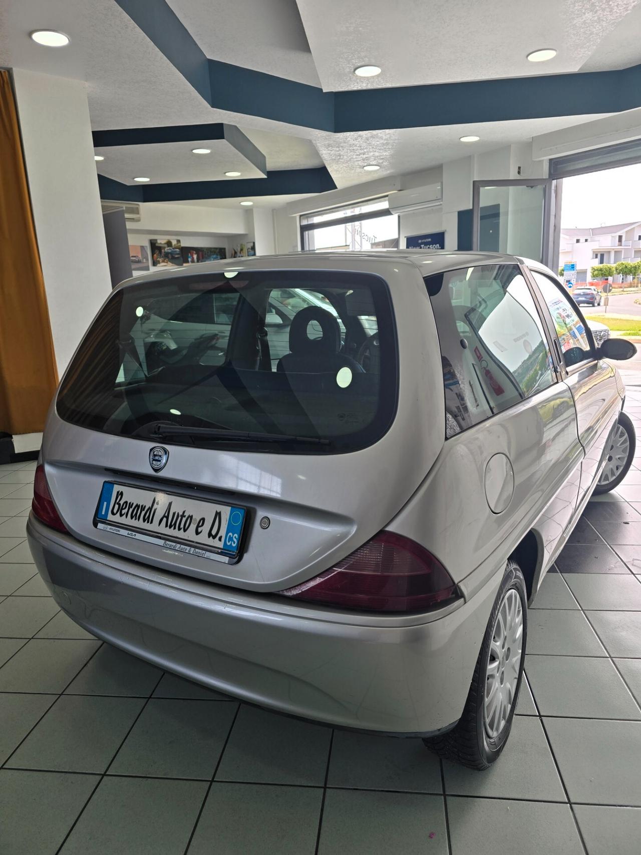 Lancia Ypsilon 1.2 Argento