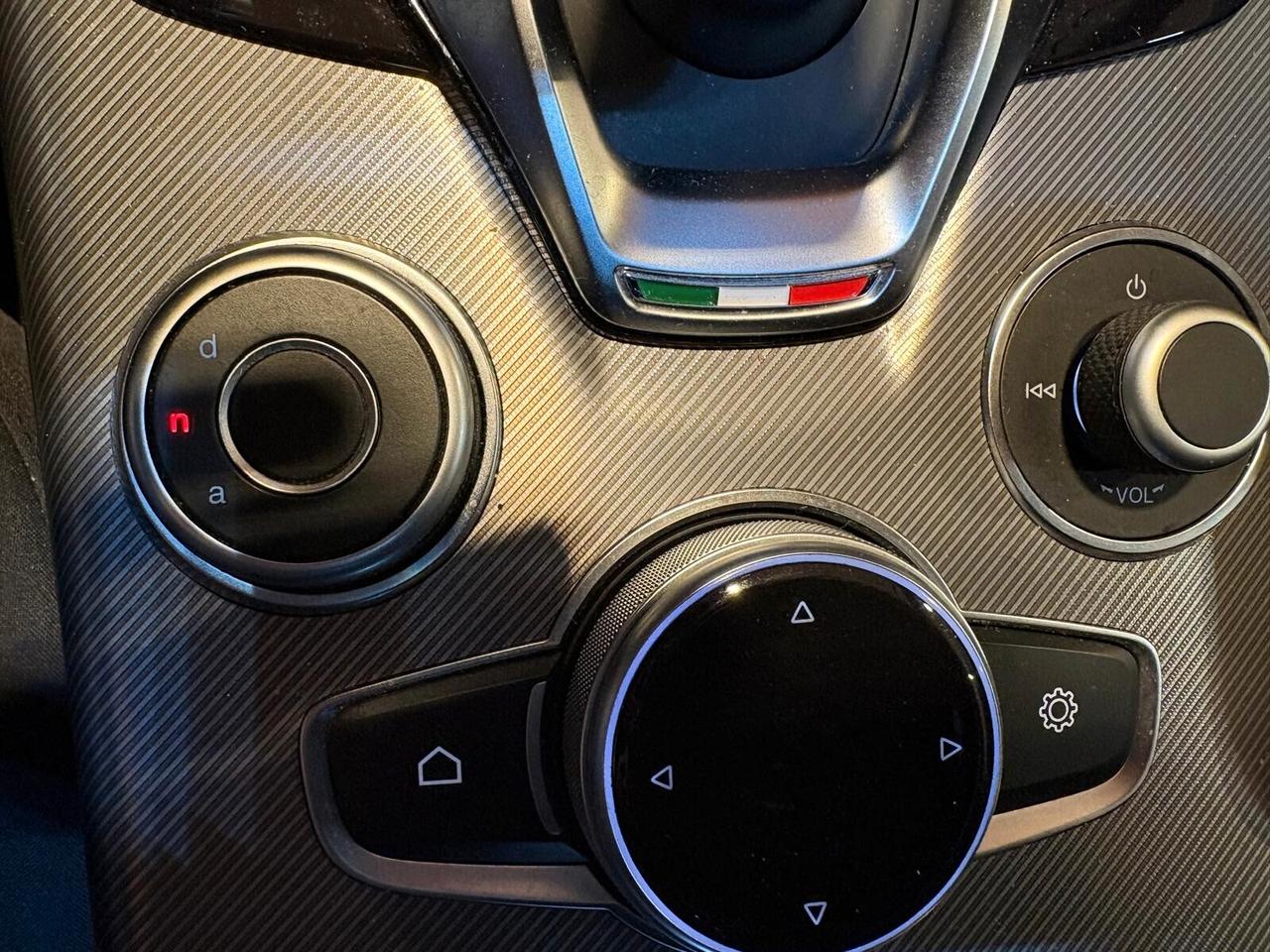 Alfa Romeo Giulia SPRINT 2.0 Turbo 280 CV AT8 AWD Q4 SPOTICAR