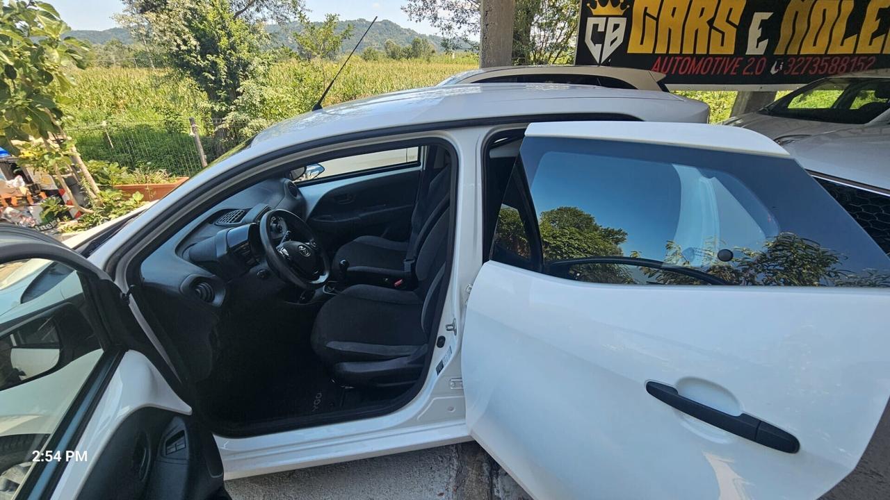 Toyota Aygo 1.0 VVT-i 72 CV 5 porte x-play
