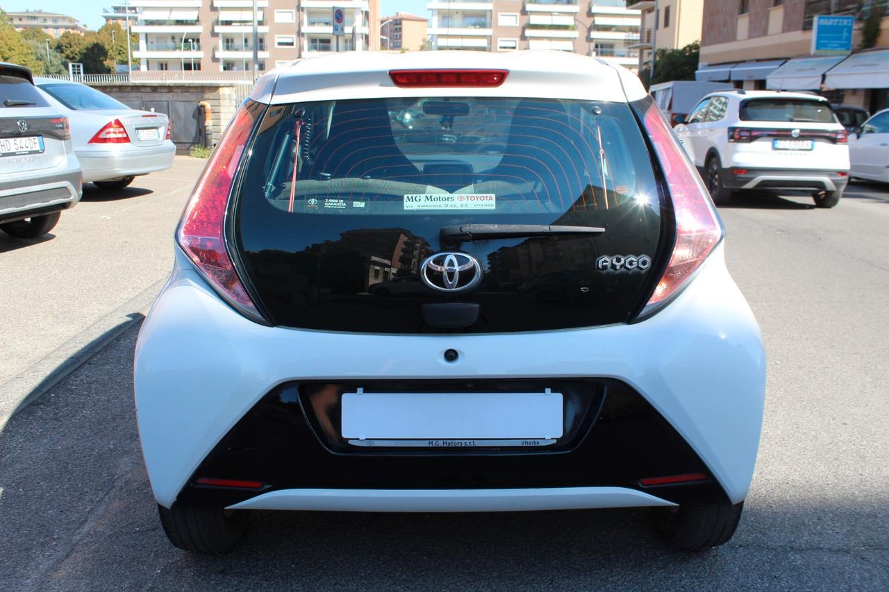 Toyota Aygo 1.0 VVT-i 69 CV 5 porte x-play Unico Proprietario Adatta a neopatentati