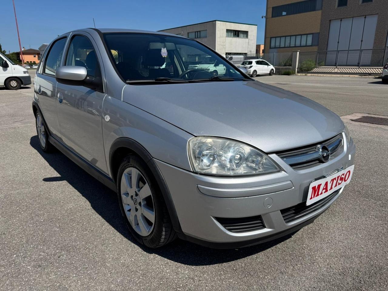 Opel Corsa 1.2 benzina 5 porte Cosmo