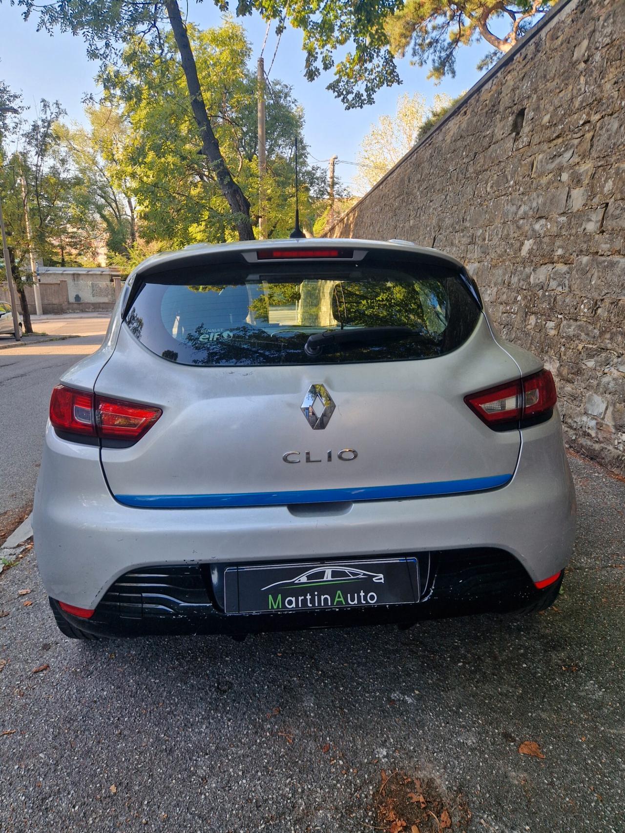 Renault Clio 1.2 Benz 75CV - 2012