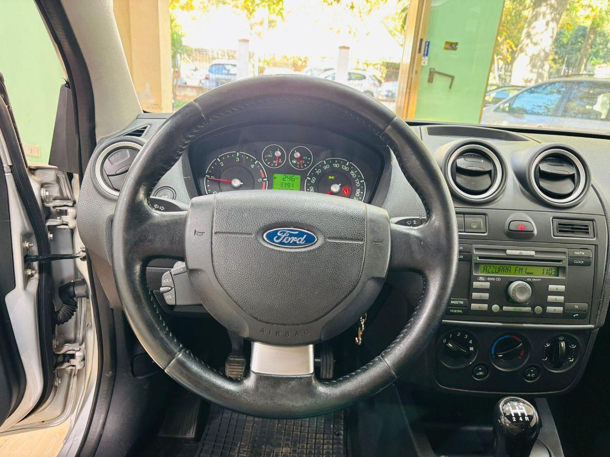 Ford Fiesta 1.4 TDCi 70cv Neop. Ok Clima Titanium