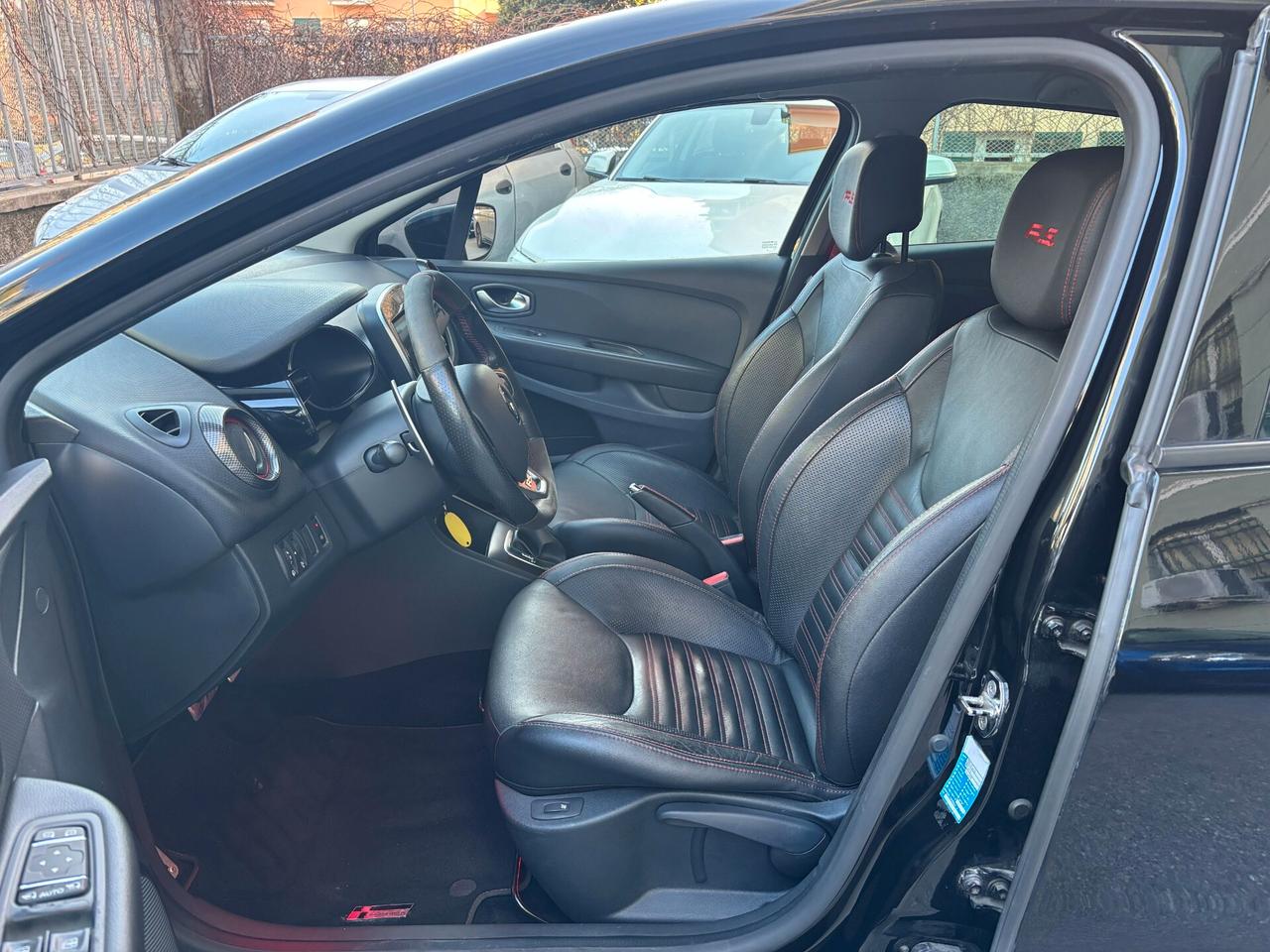 Renault Clio TCe 220CV 5p R.S. Trophy AKRAPOVIC