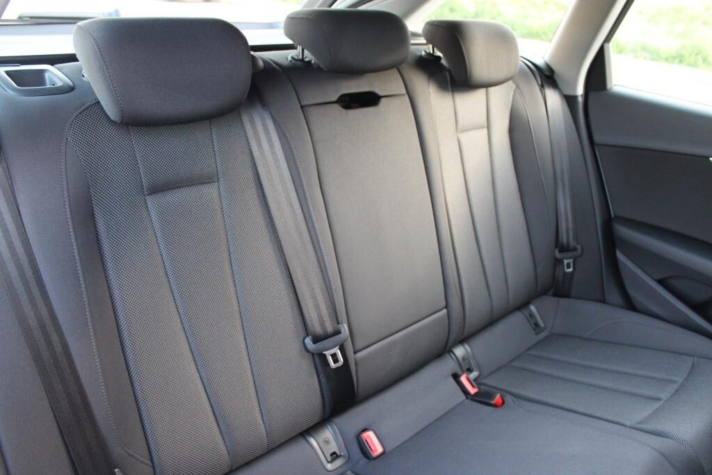 AUDI A4 station 2.0 TDI 150 CV s-tronic *LED