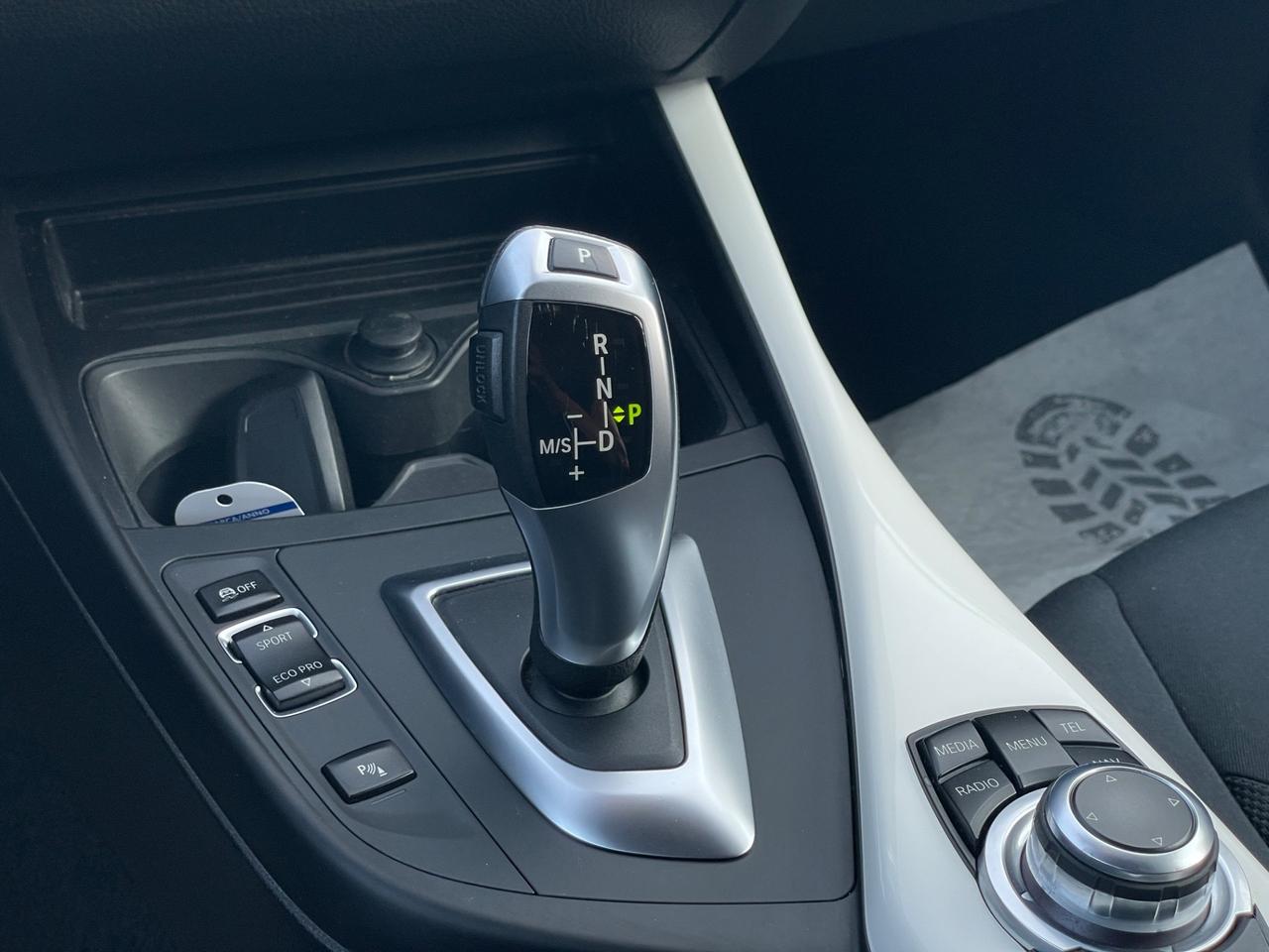 Bmw 118 118d 5p. Urban