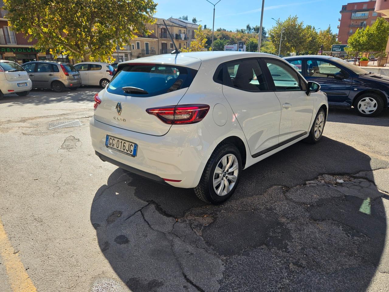 RENAULT CLIO 1000 SCE 58000 CHILOMETRI CERTIFICATI