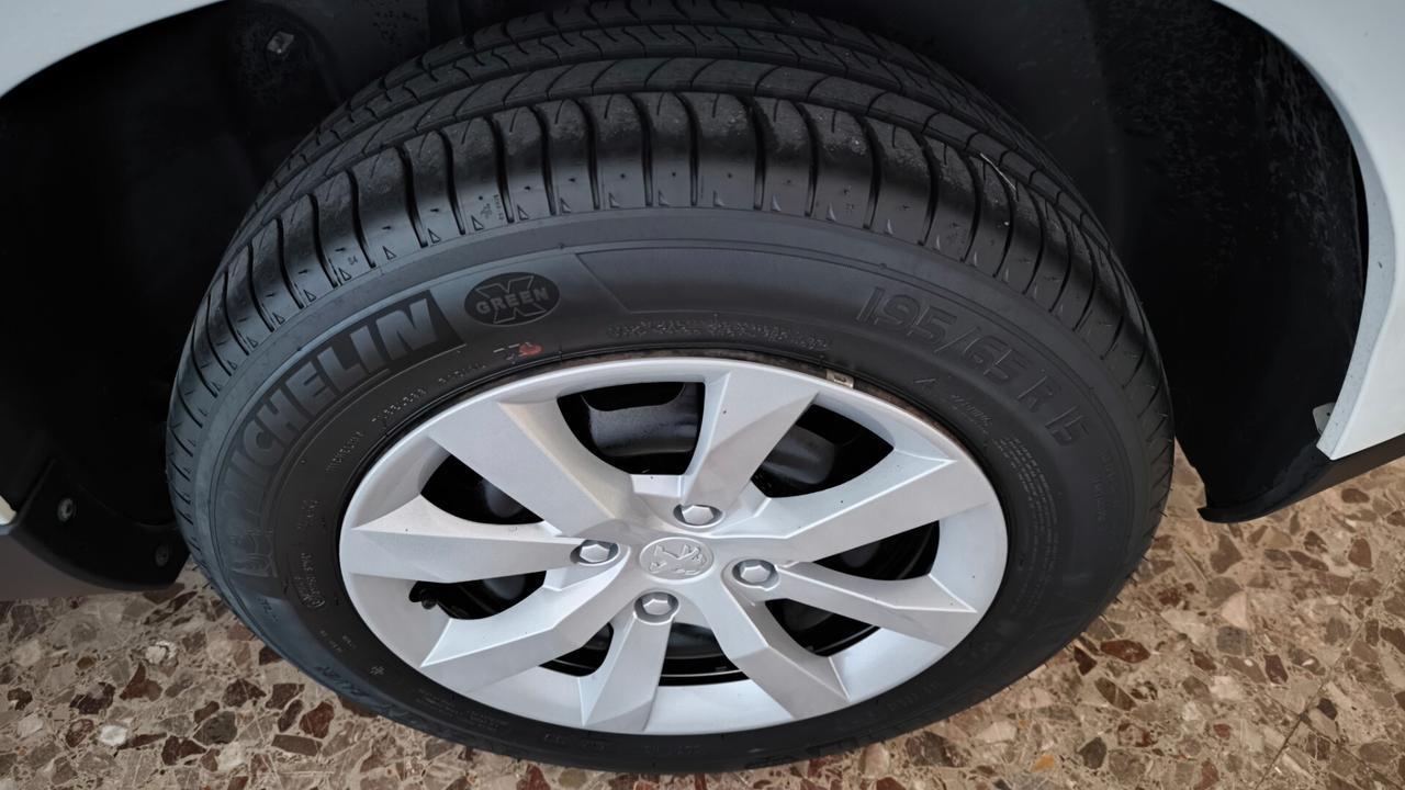 Peugeot 2008 1.4 HDi 68CV Active