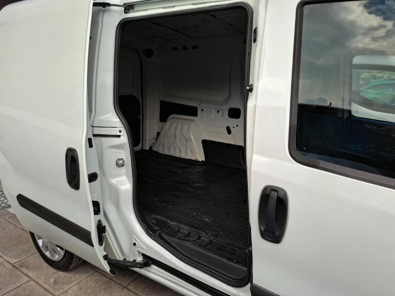 Fiat Doblò / Opel Combo 1.6 CDTI 105cv EcoFLEX PL-TA Van Blitz 2018