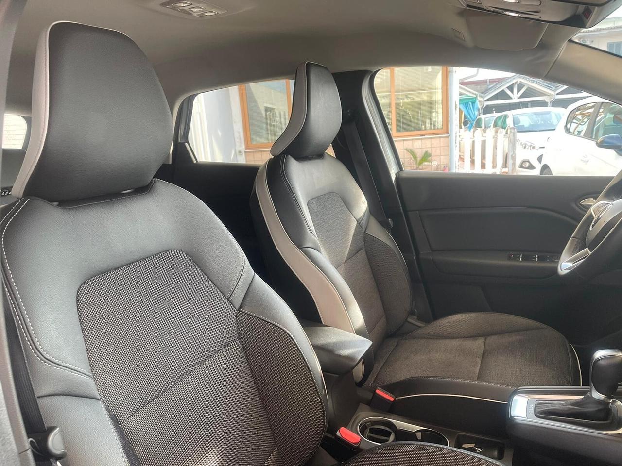 Renault Captur Full Hybrid E-Tech Intens