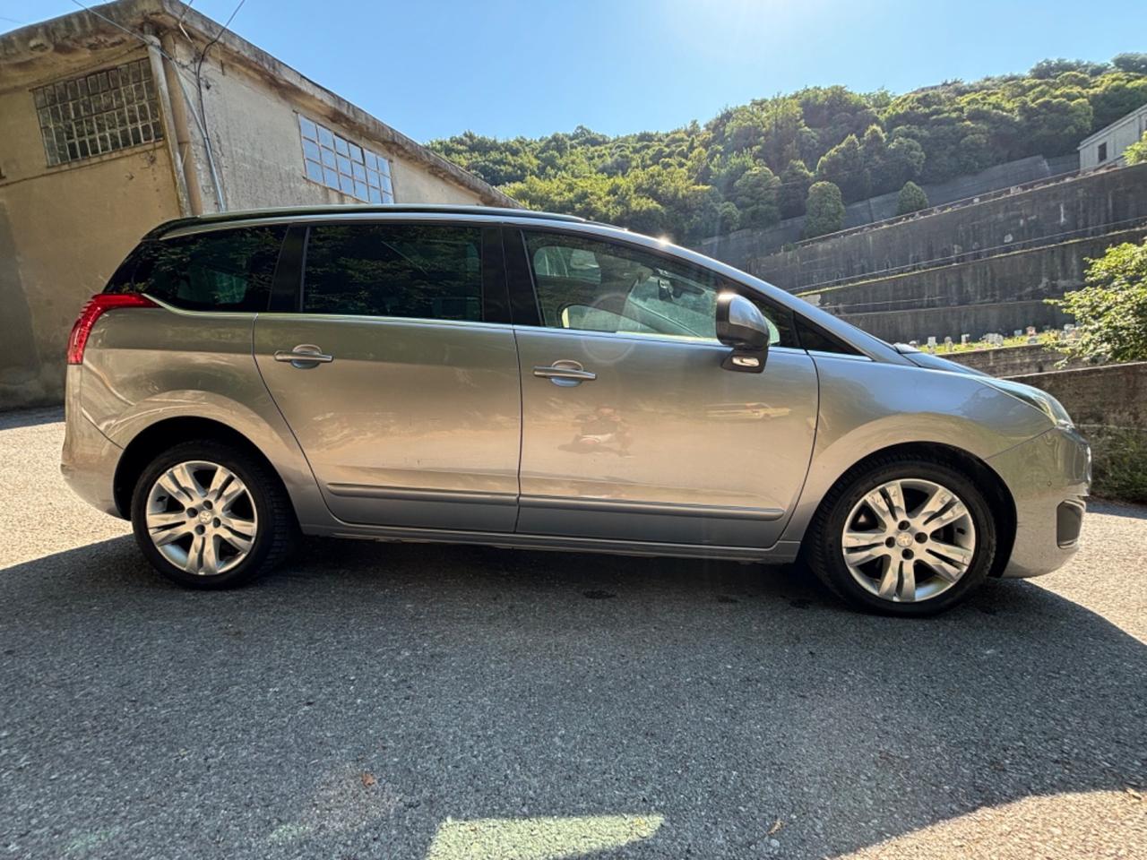 Peugeot 5008 2.0 HDi 150CV Active