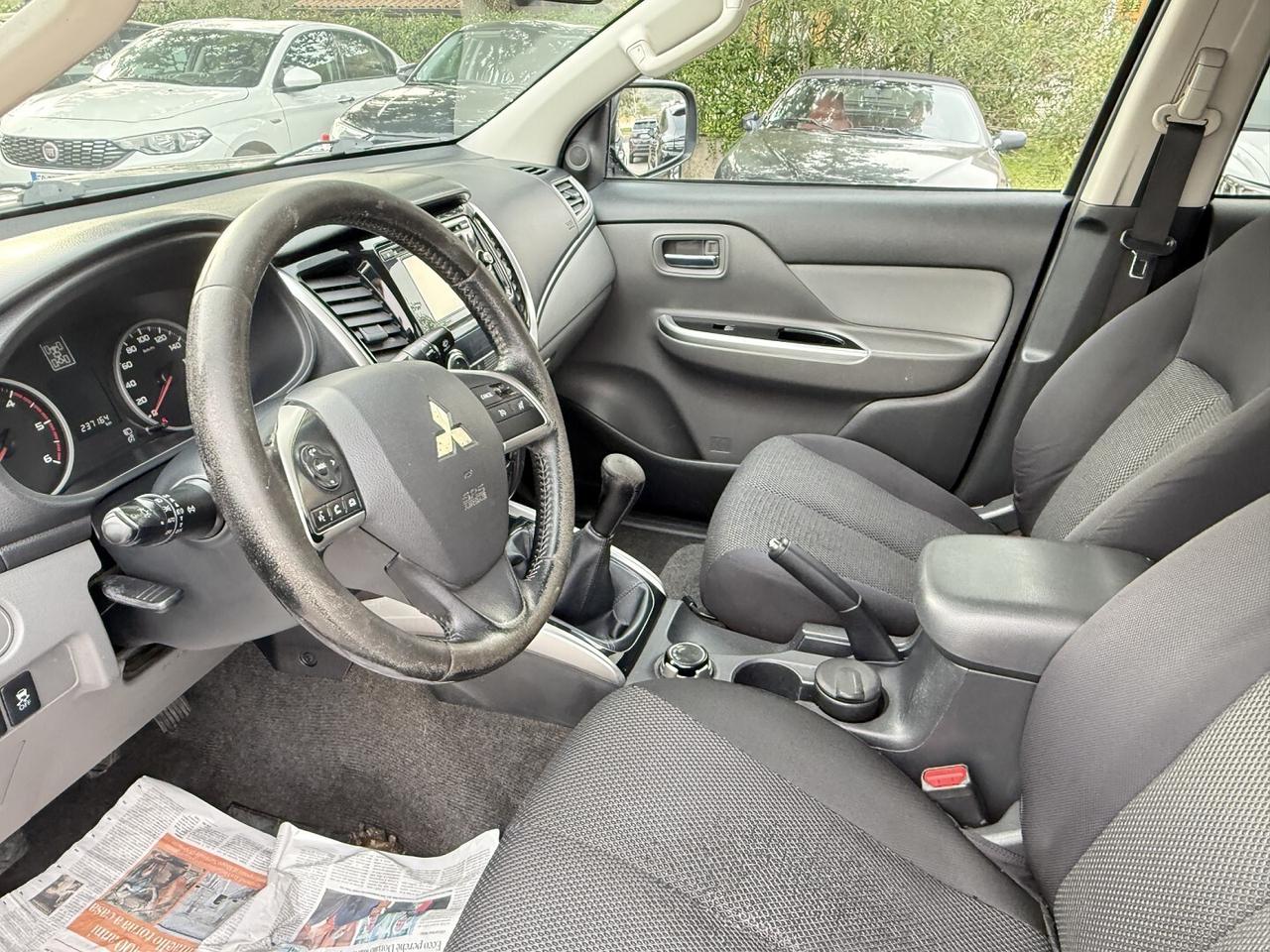 MITSUBISHI L200 DOPPIA CABINA 4X4 CAMBIO MANUALE
