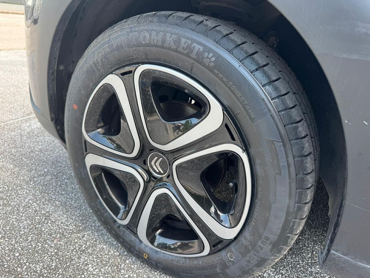 Citroen C3 PureTech 82 GPL Shine