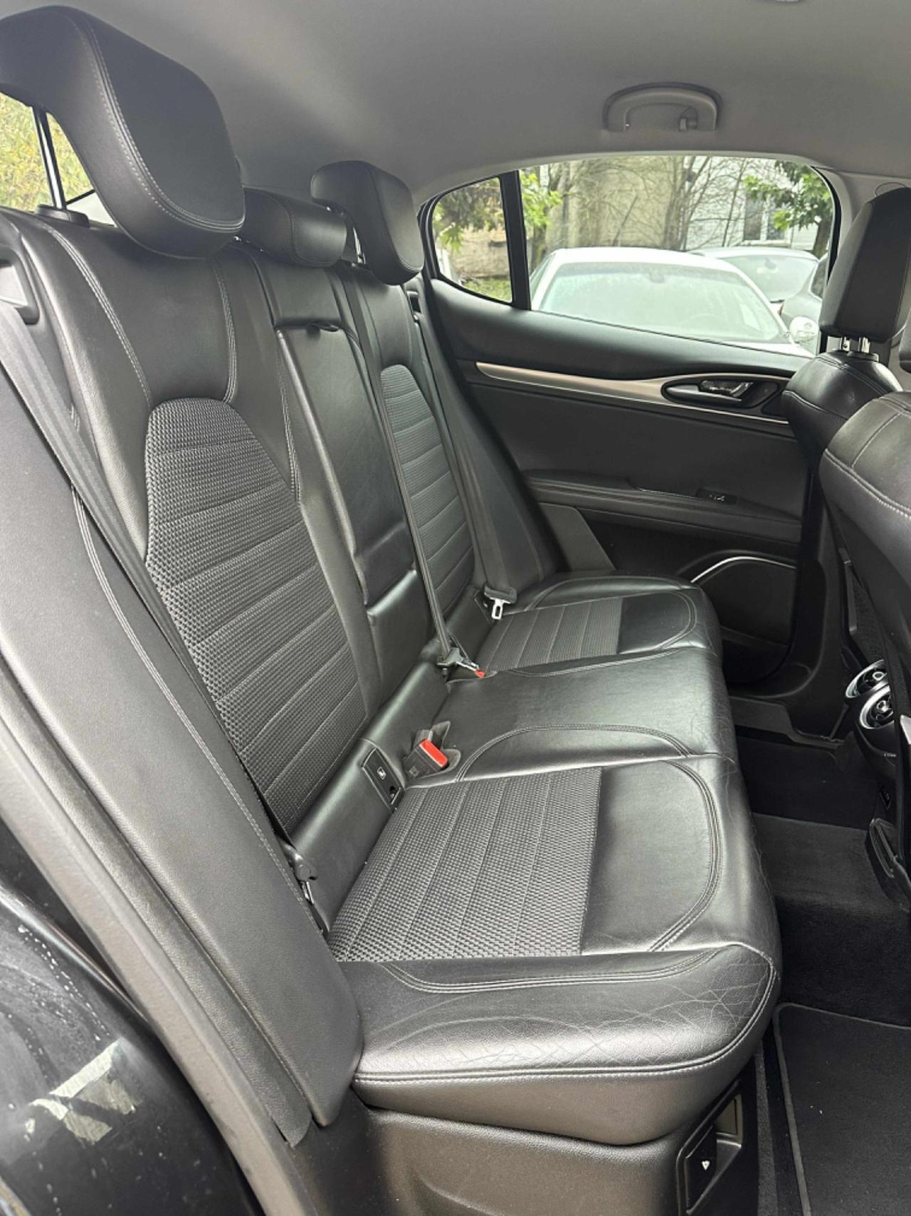 Alfa Romeo STELVIO 2.2d AT8 Q4 SUPER FULLOPT UNICOPR