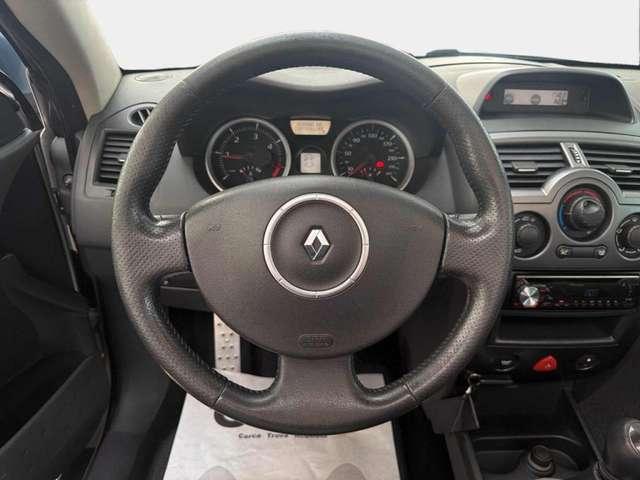 Renault Megane Mégane C-C 1.9 dCi/130CV Dynamique