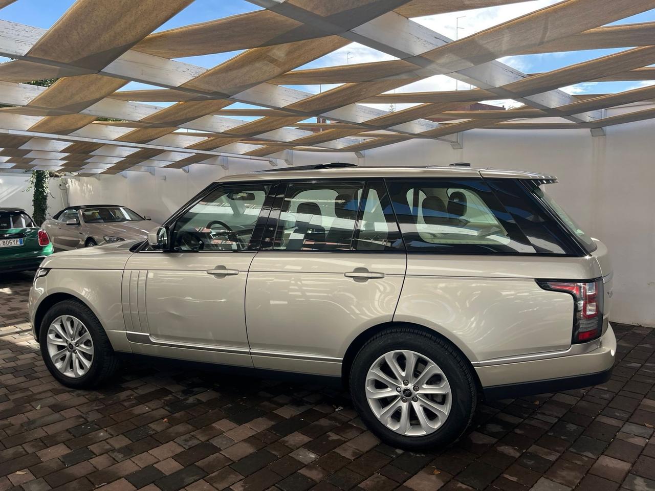Land Rover Range 4.4 SDV8 Vogue