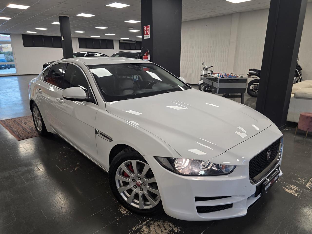 Jaguar XE 2.0 D Turbo 180CV Portfolio