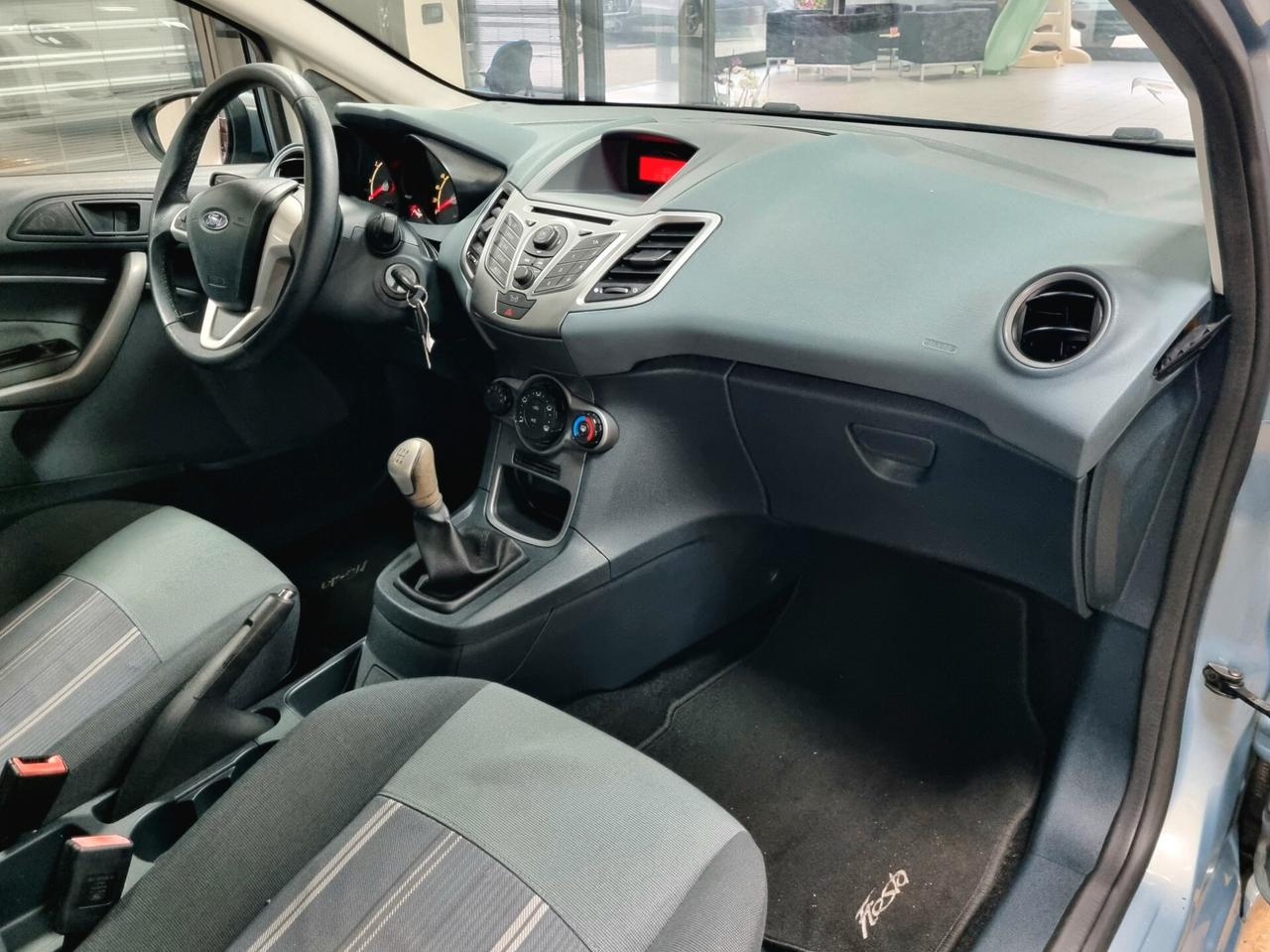 FORD FIESTA 1.2 BENZINA 82CV OK NEOPATENTATI