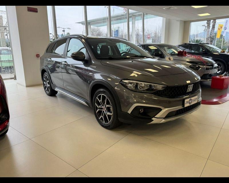 FIAT Tipo 5 P. 1.5 Hybrid DCT SW Cross