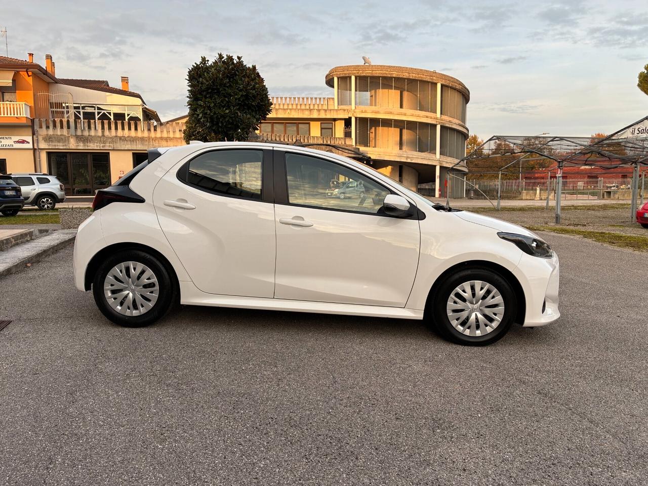 Toyota Yaris 1.5 Hybrid 5 porte Business