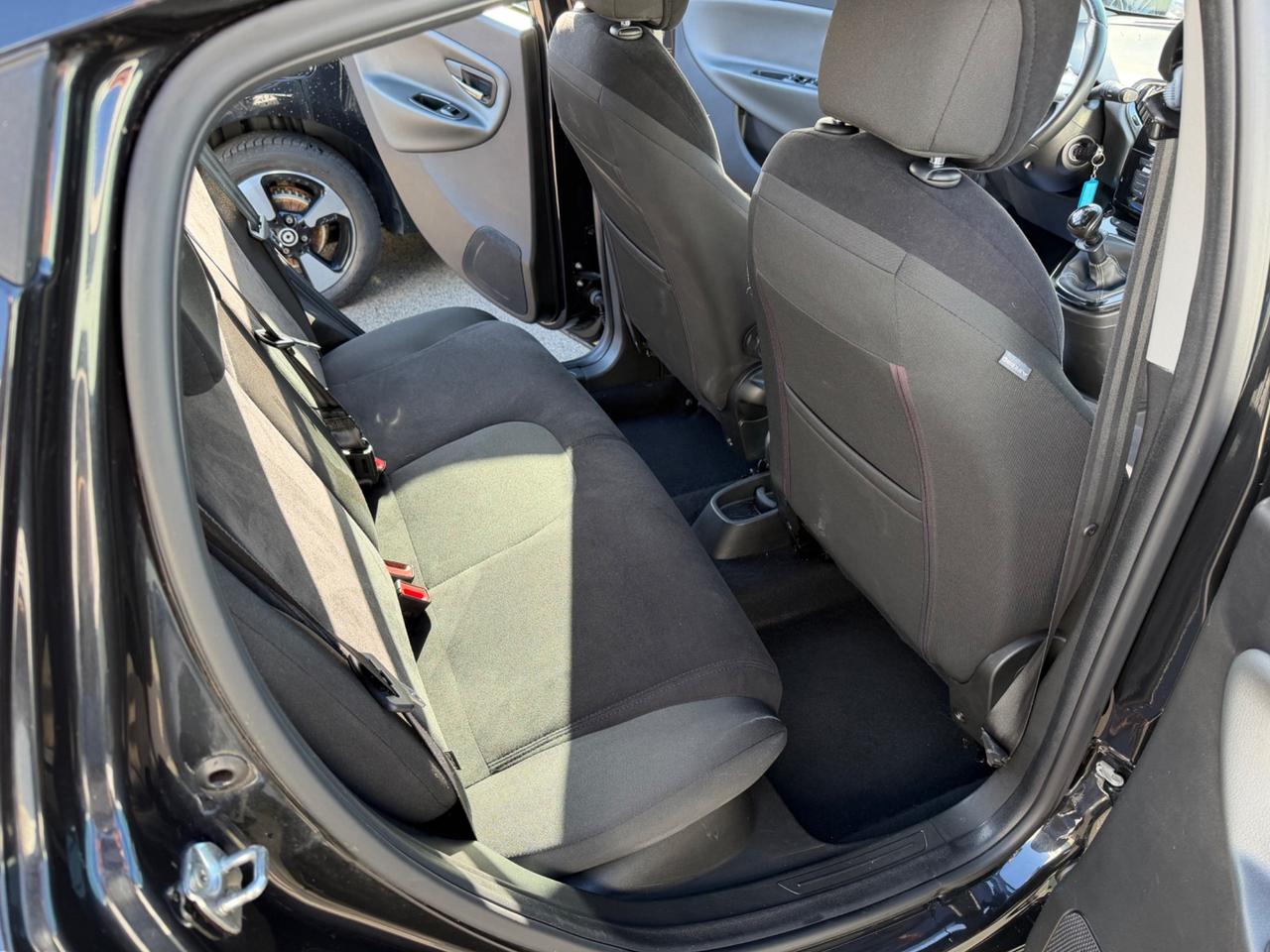 Lancia Ypsilon 1.2 69 CV 5 porte S&S Gold