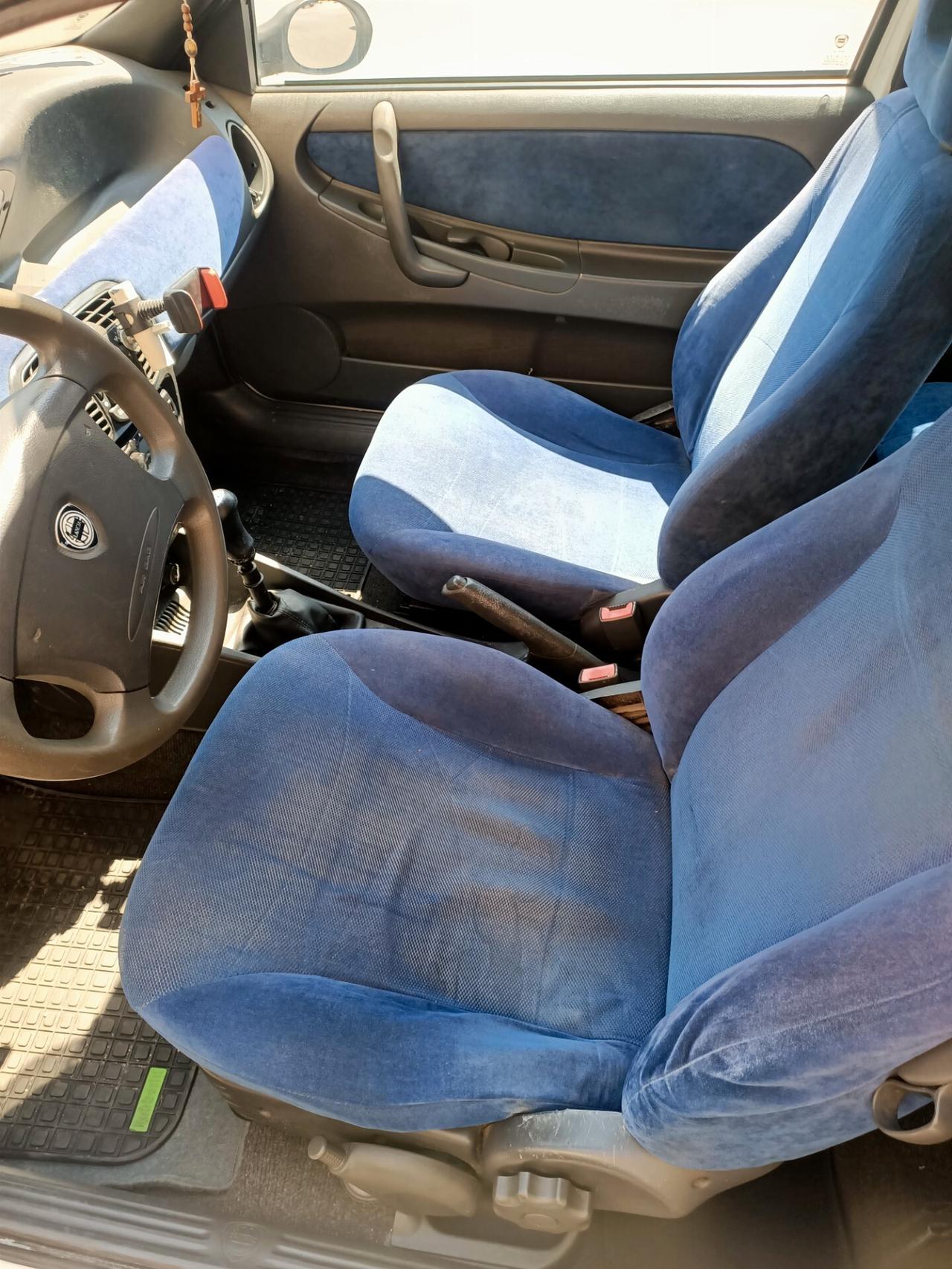 Lancia Y 1.2 fire in buone condizioni gommata e aria condizionata