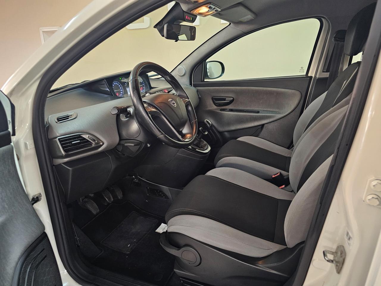 Lancia Ypsilon 0.9 TwinAir 85 CV 5 porte Metano Ecochic Gold