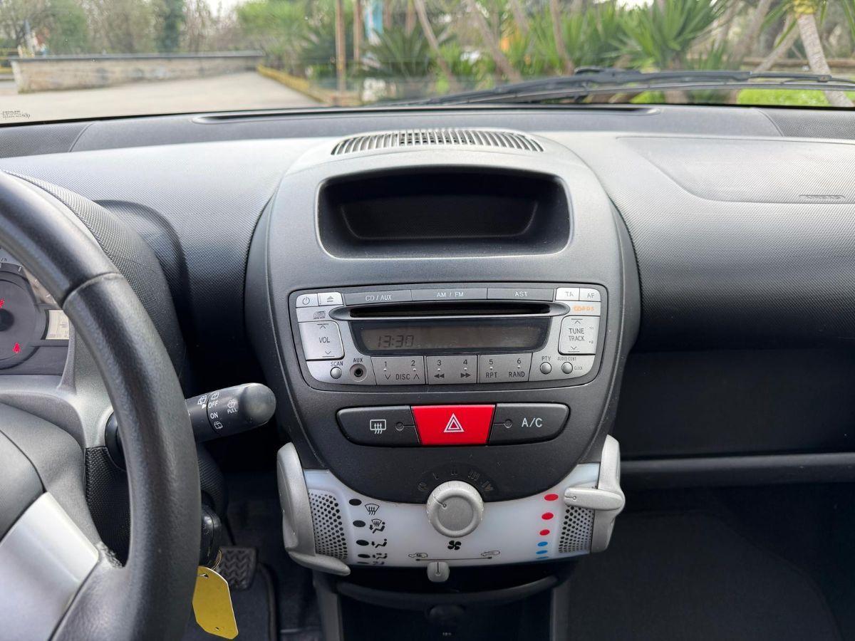 PEUGEOT - 107 - 1.0 68 CV 5p. Superga