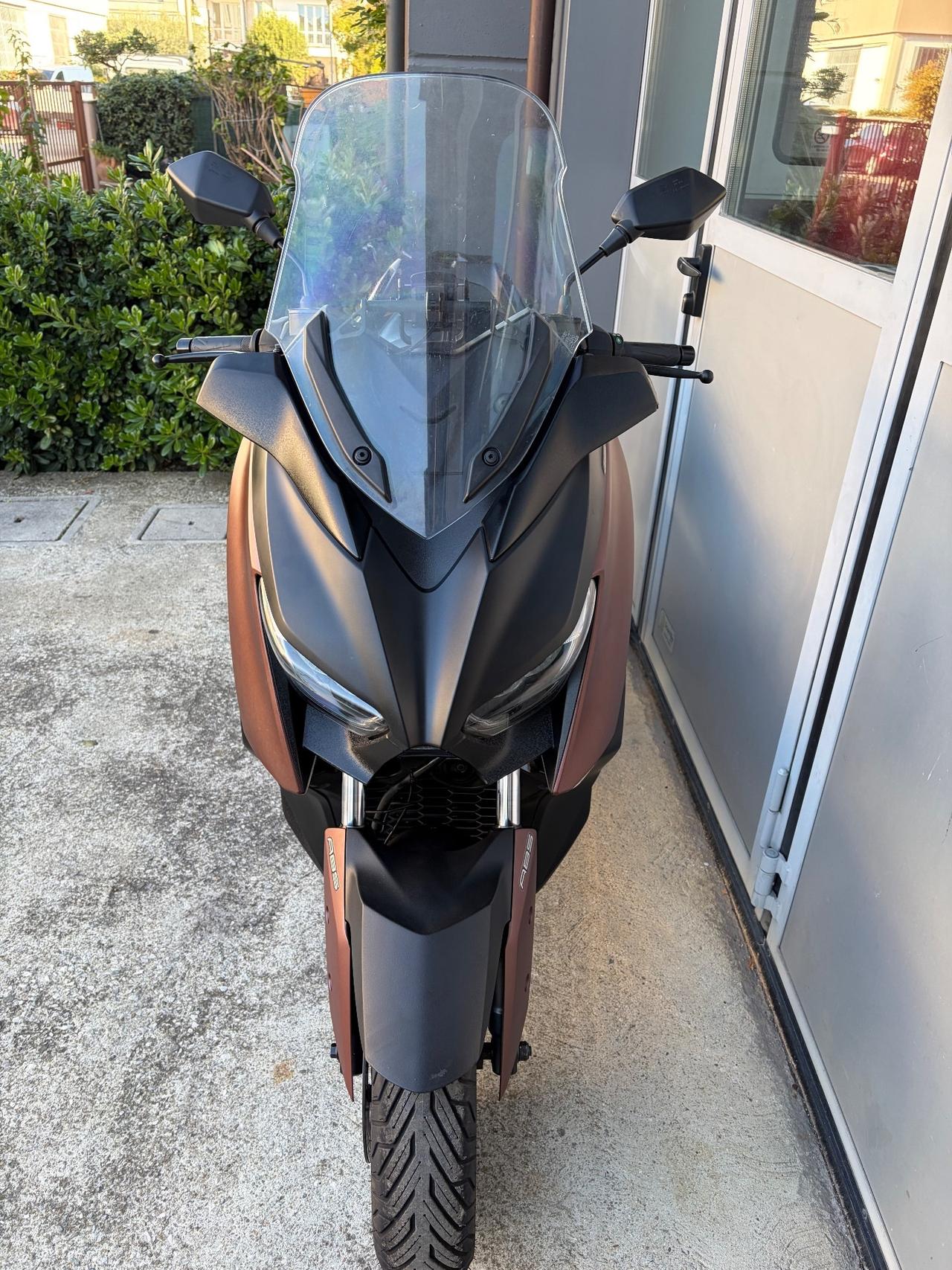 Yamaha X-Max 300