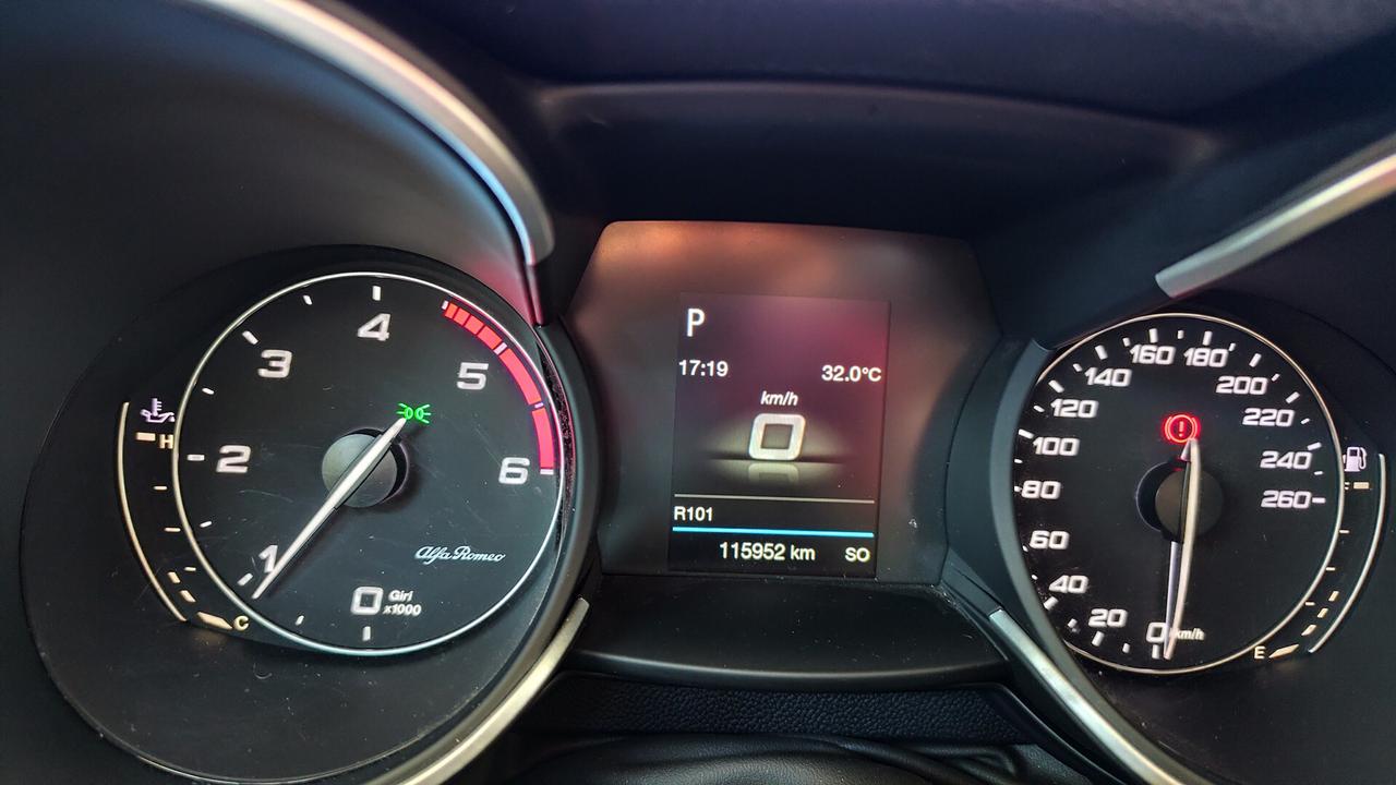 Alfa Romeo Stelvio 2.2 Turbodiesel 190 CV AT8 Q4 Business