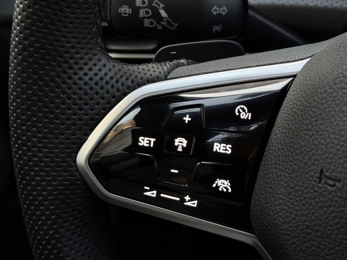 Volkswagen Golf 8 GTI 2.0 TSI 245 CV