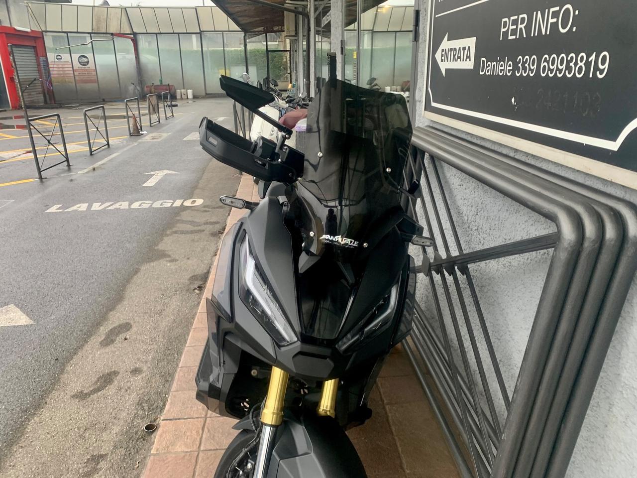 Honda X-ADV 750 Honda X-ADV 750 • Depotenziata A2 • Garanzia Honda 2030 • Akrapovic