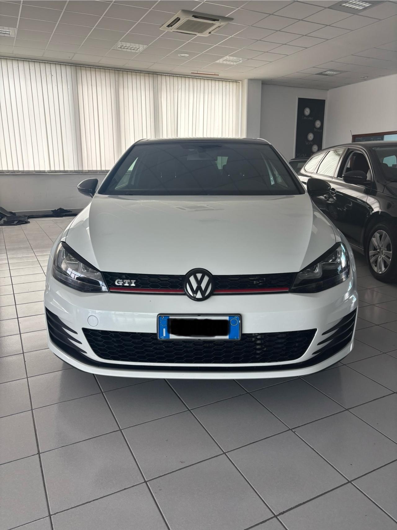 Volkswagen Golf GTI Business Performance 2.0 TSI DSG 3p.