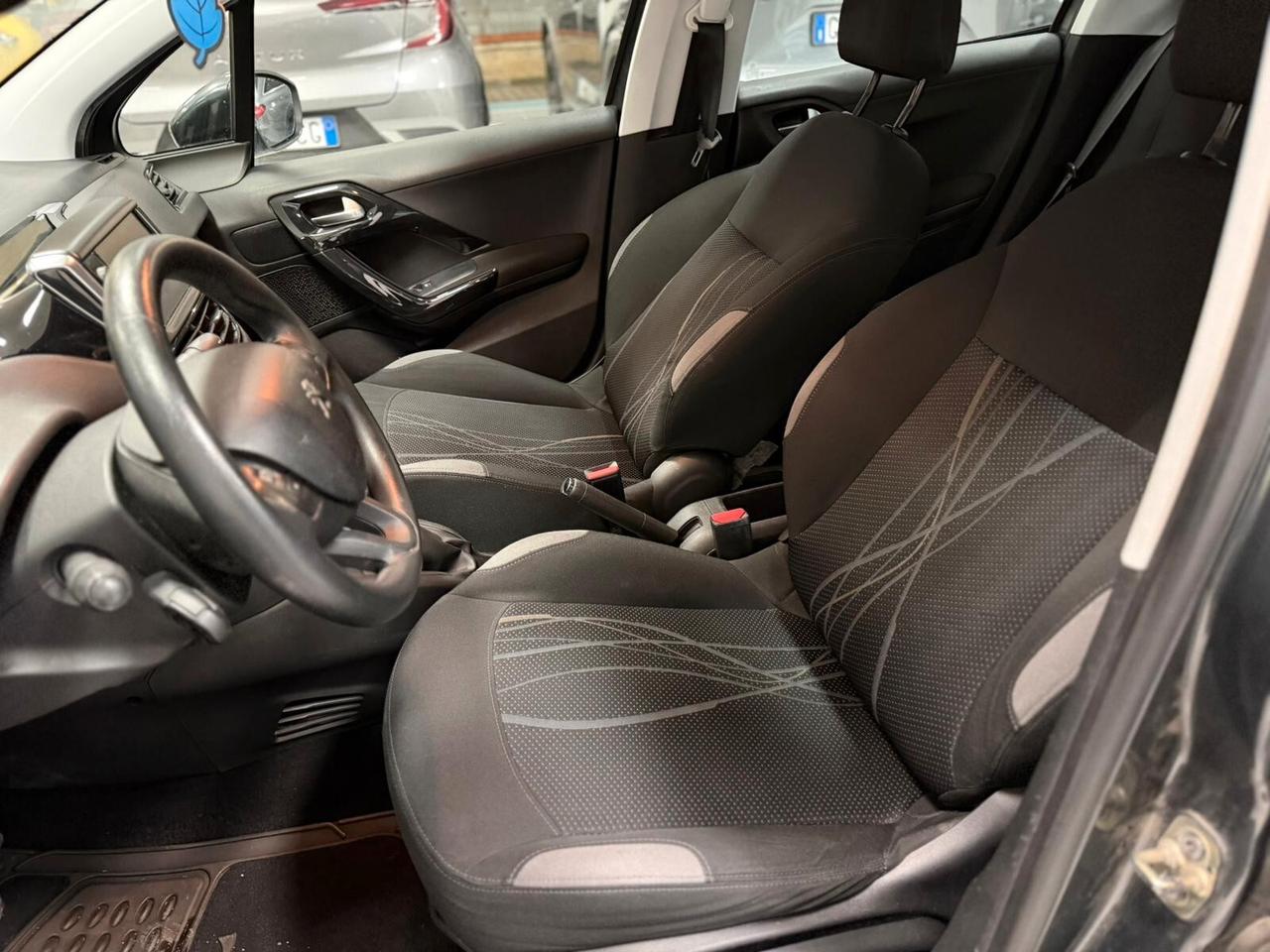 Peugeot 208 1.2 b X NEOPATENTATI 2014