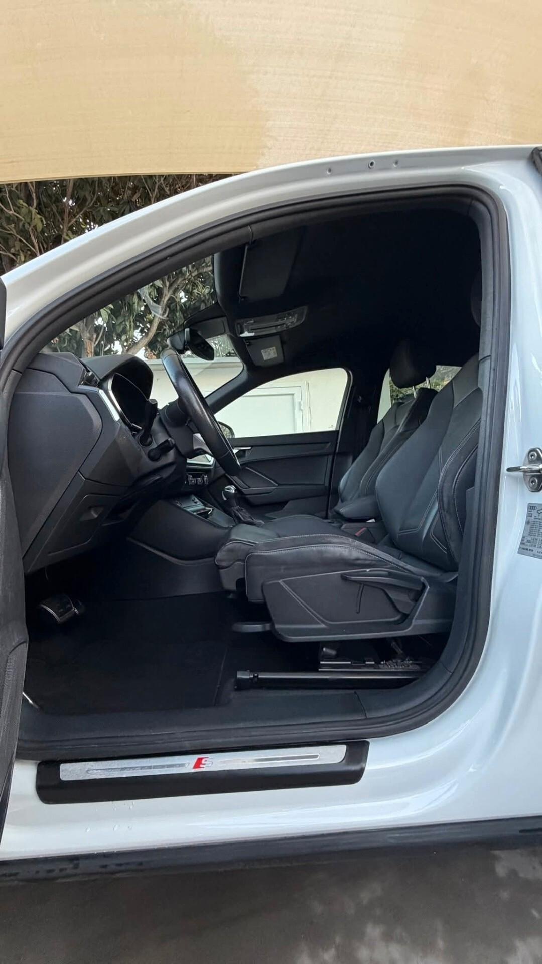 Audi Q3 S LINE