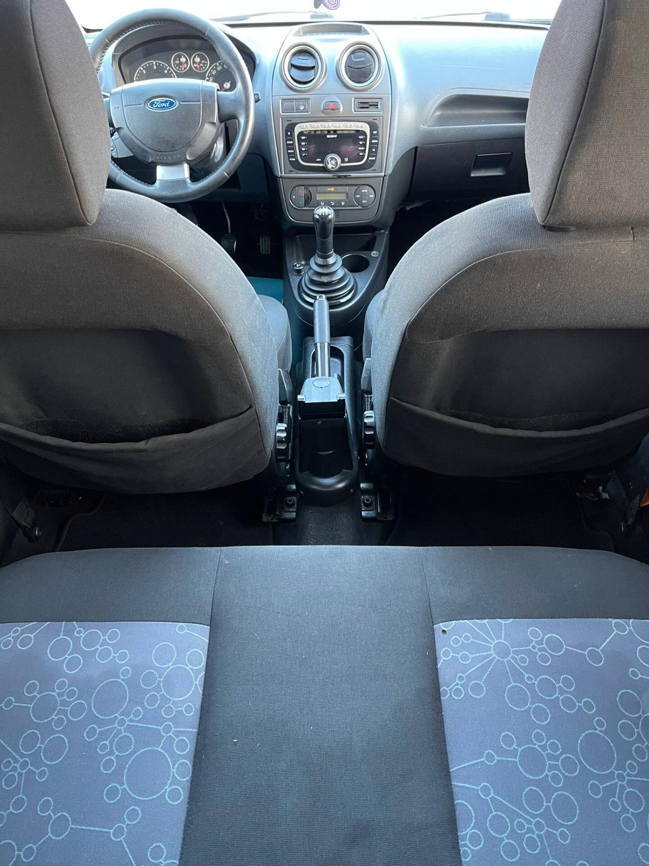 Ford Fiesta 1.4 TDCi - NEOPATENTATI - PERMUTO