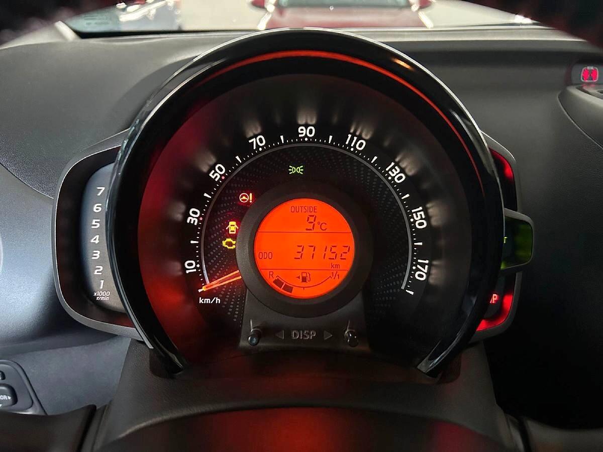 Toyota Aygo Connect 1.0 VVT-i 72 CV 5 porte x-fun