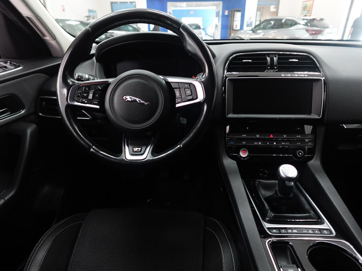 Jaguar F-Pace 2.0d 180 CV AWD R-SPORT