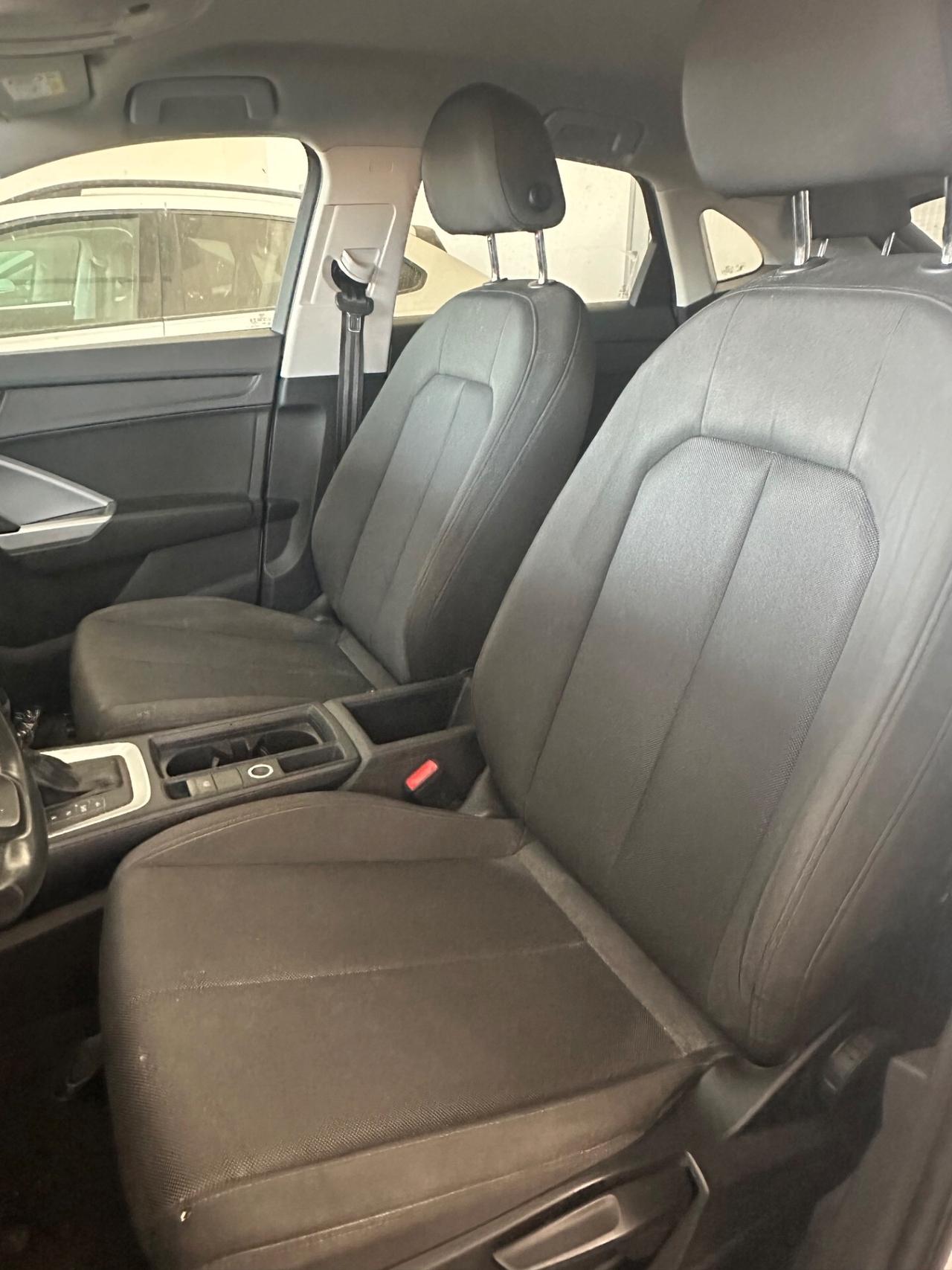 Audi Q3 spb 35 2.0 tdi danni al radiatore e alla traversa