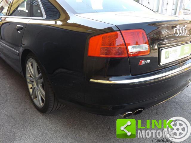 AUDI S8 5.2 V10 quattro tiptronic