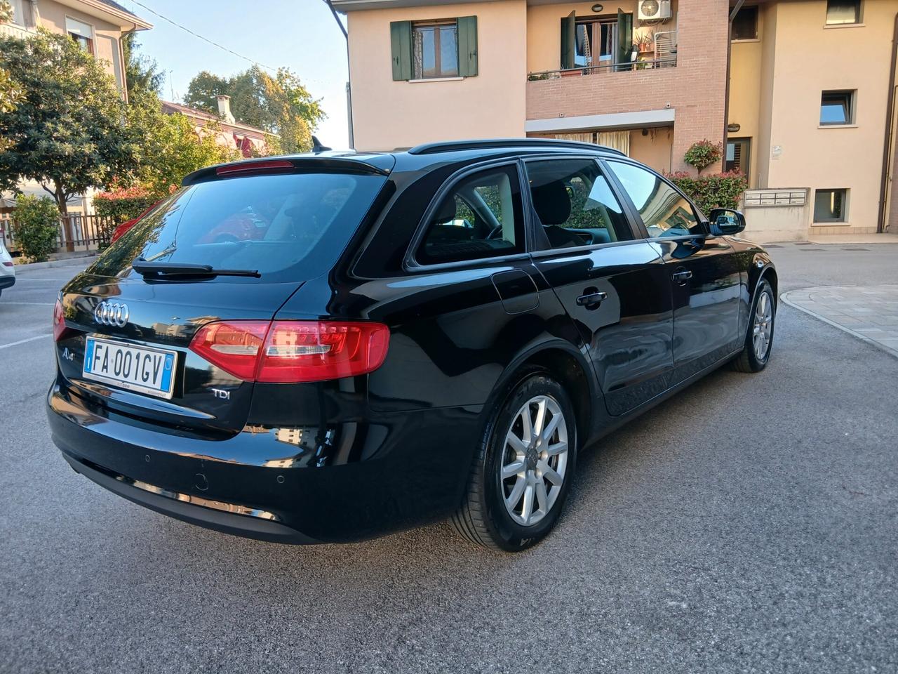 Audi A4 2.0 TDI 150 CV ultra S tronic Business tua a € 169 mese