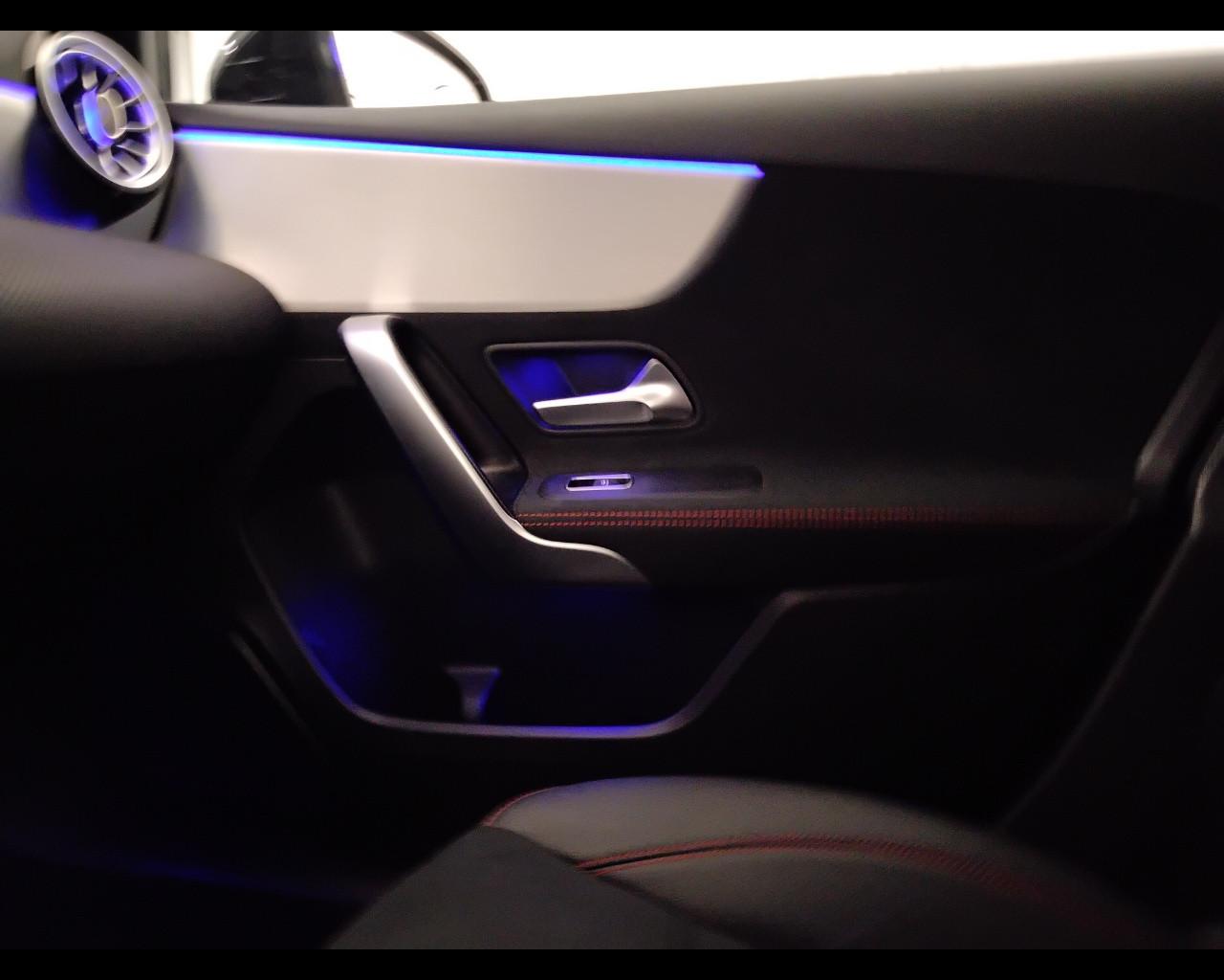 Mercedes-Benz Classe A - V177 2023 - A 180 d AMG Line Advanced Plus auto