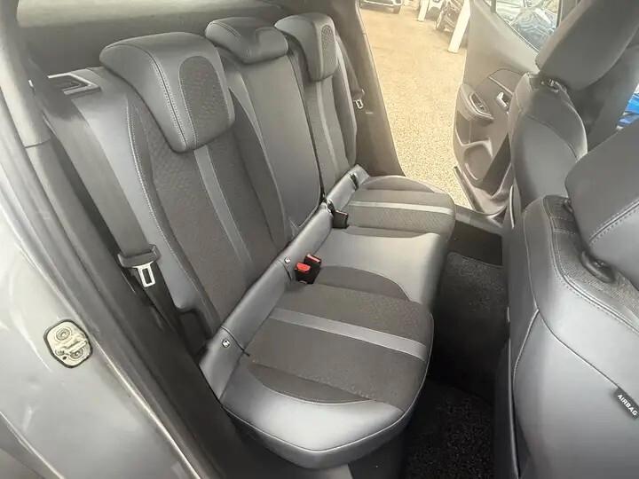 Peugeot 2008 PureTech 100 S&S Allure