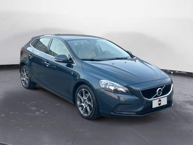 VOLVO V40 D2 Volvo Ocean Race