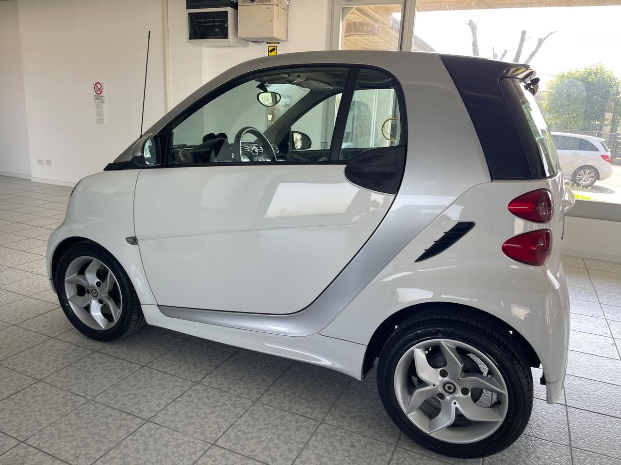 Smart ForTwo 1000 52 kW MHD coupé pure